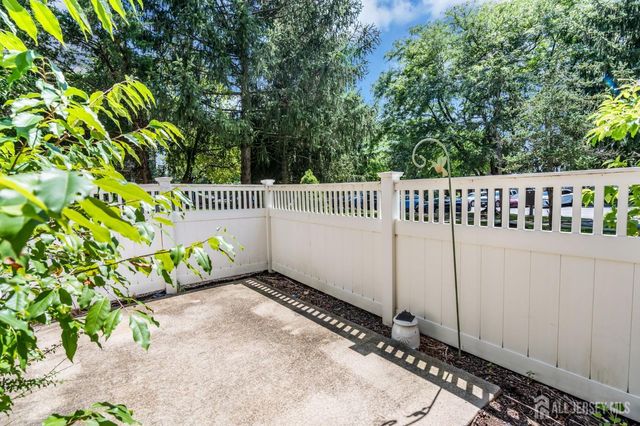 10 Brighton Way, North Brunswick, NJ 08902