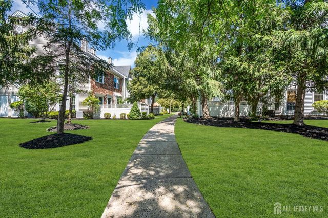 10 Brighton Way, North Brunswick, NJ 08902