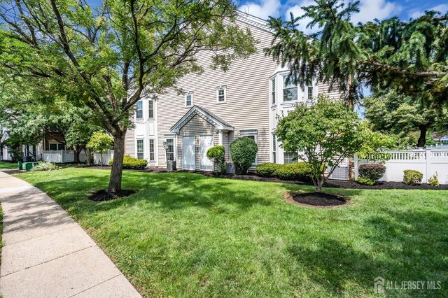 10 Brighton Way, North Brunswick, NJ 08902