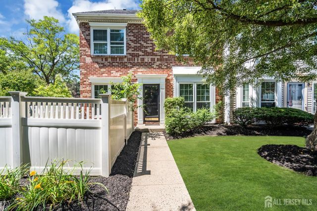 10 Brighton Way, North Brunswick, NJ 08902