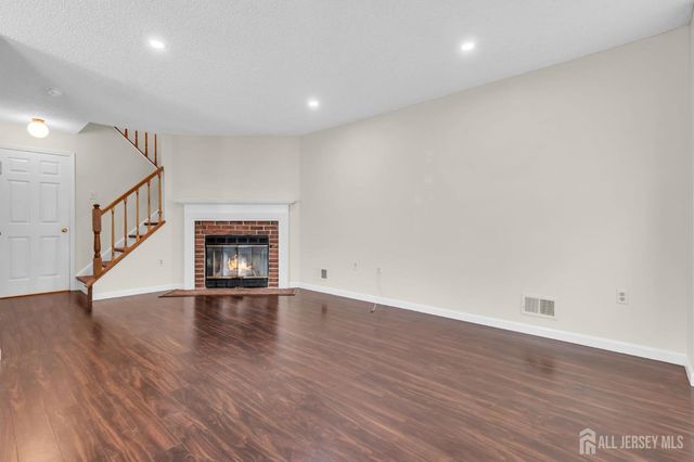 10 Brighton Way, North Brunswick, NJ 08902