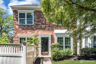 10 Brighton Way, North Brunswick, NJ 08902