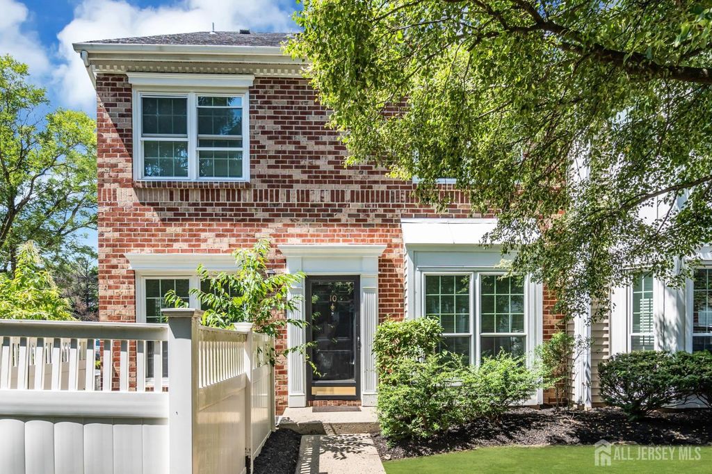 10 Brighton Way, North Brunswick, NJ 08902