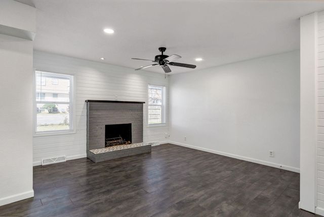 1941 S Sagamont Avenue, Springfield, MO 65807