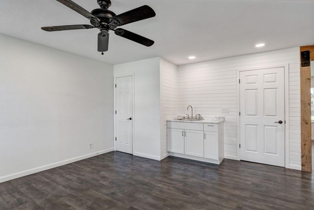 1941 S Sagamont Avenue, Springfield, MO 65807