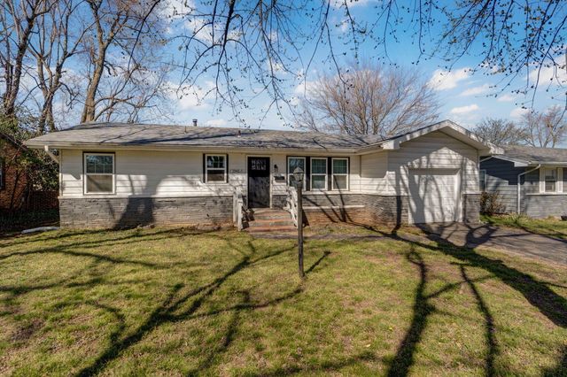 1941 S Sagamont Avenue, Springfield, MO 65807