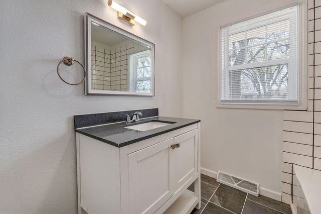 1941 S Sagamont Avenue, Springfield, MO 65807