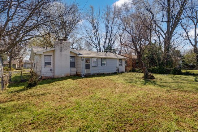 1941 S Sagamont Avenue, Springfield, MO 65807