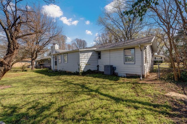 1941 S Sagamont Avenue, Springfield, MO 65807