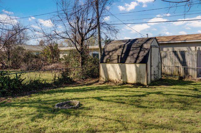 1941 S Sagamont Avenue, Springfield, MO 65807