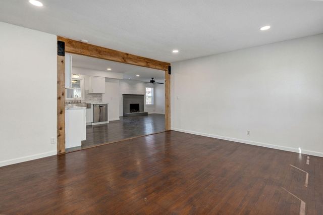 1941 S Sagamont Avenue, Springfield, MO 65807