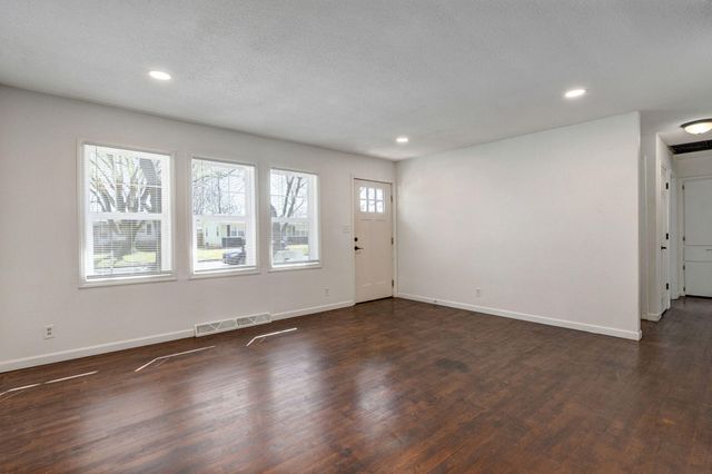 1941 S Sagamont Avenue, Springfield, MO 65807