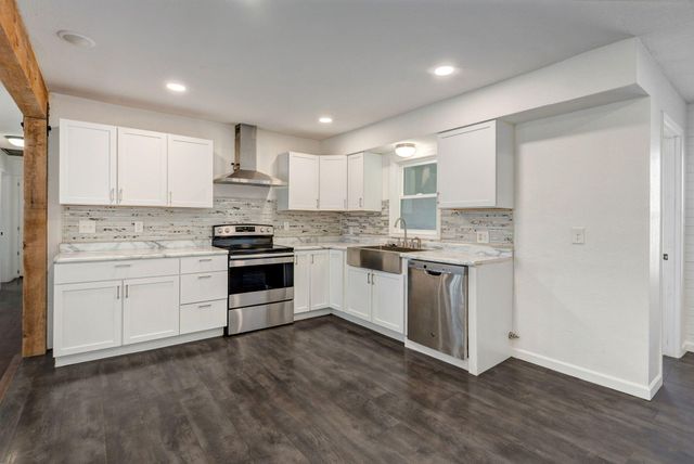 1941 S Sagamont Avenue, Springfield, MO 65807