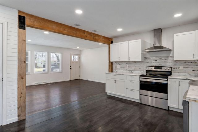 1941 S Sagamont Avenue, Springfield, MO 65807