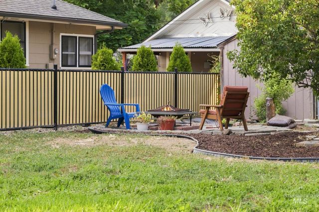 432 E Pine Ave, Meridian, ID 83642