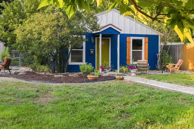432 E Pine Ave, Meridian, ID 83642