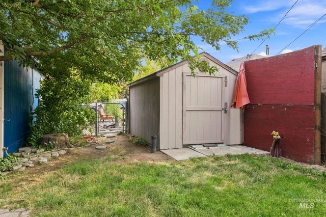 432 E Pine Ave, Meridian, ID 83642