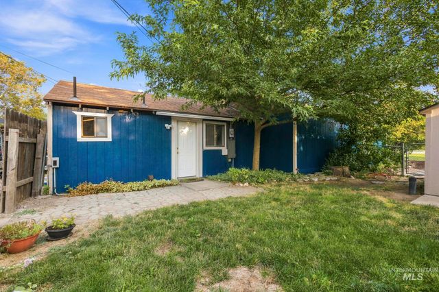 432 E Pine Ave, Meridian, ID 83642