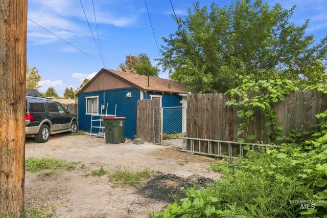 432 E Pine Ave, Meridian, ID 83642