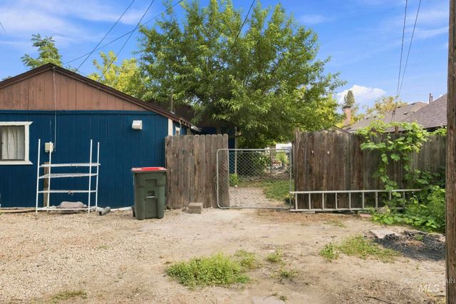 432 E Pine Ave, Meridian, ID 83642