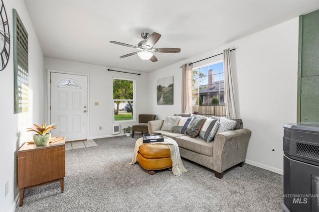 432 E Pine Ave, Meridian, ID 83642
