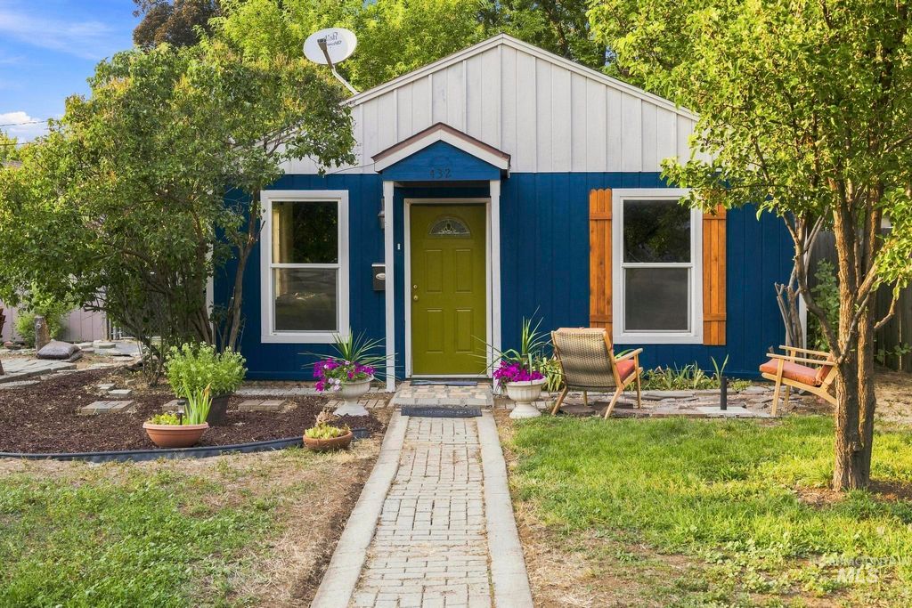 432 E Pine Ave, Meridian, ID 83642