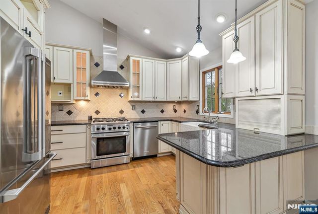 23 Monmouth Avenue, West Milford, NJ 07480