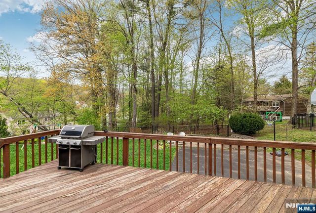 23 Monmouth Avenue, West Milford, NJ 07480