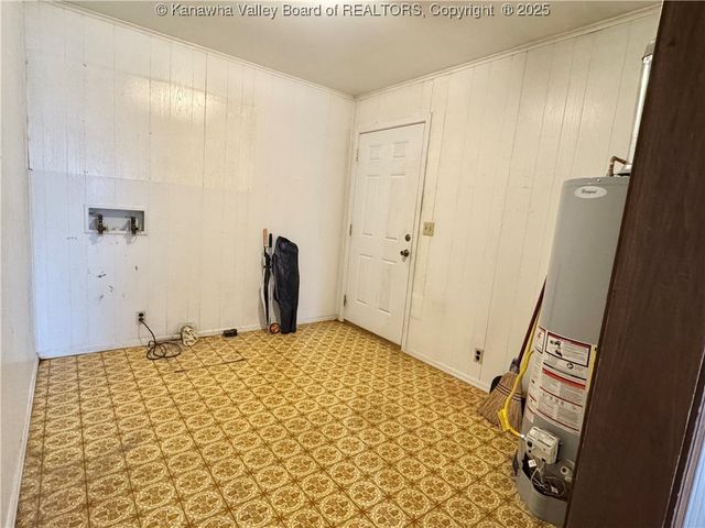 215 Ohio Avenue N, St Albans, WV 25177