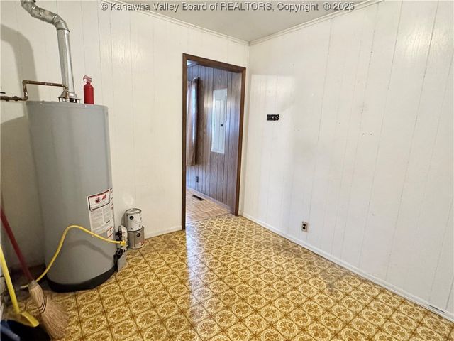 215 Ohio Avenue N, St Albans, WV 25177