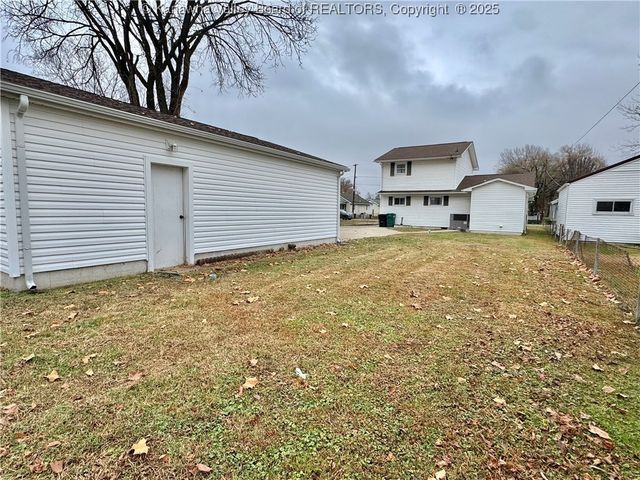 215 Ohio Avenue N, St Albans, WV 25177