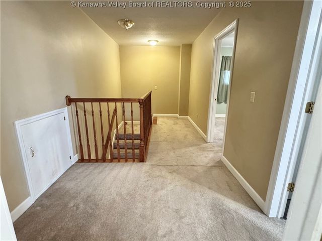 215 Ohio Avenue N, St Albans, WV 25177