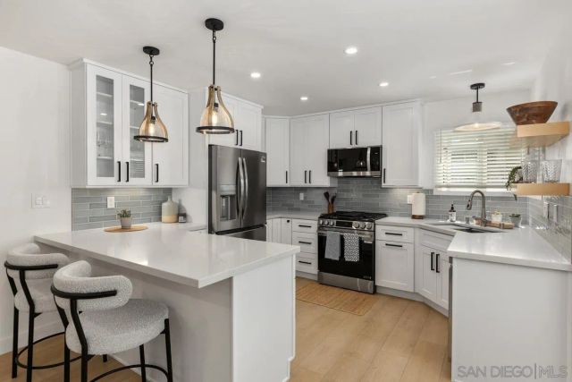 1743 Reed, San Diego, CA 92109