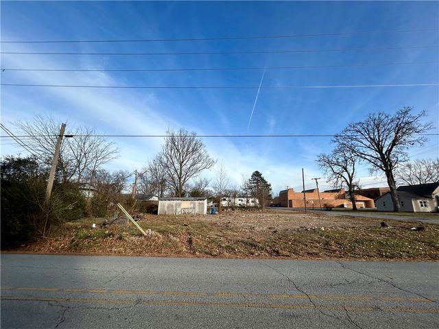 406 W 1st Street, Gentry, AR 72734