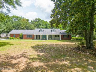 7500 Davenport Lane, Ocean Springs, MS 39564