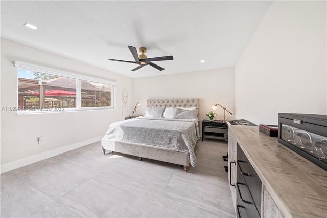 8451 Dundee Ter, Miami Lakes, FL 33016