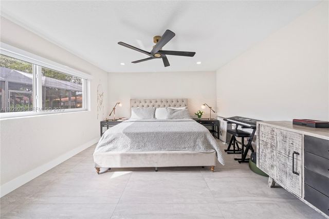 8451 Dundee Ter, Miami Lakes, FL 33016