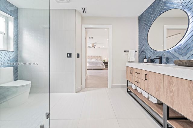 8451 Dundee Ter, Miami Lakes, FL 33016