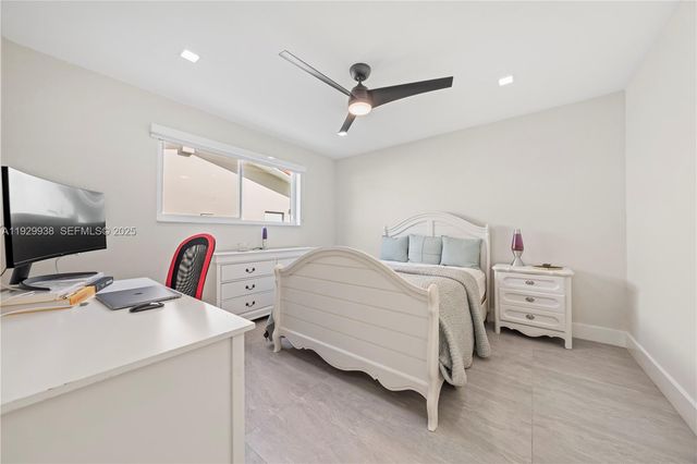 8451 Dundee Ter, Miami Lakes, FL 33016