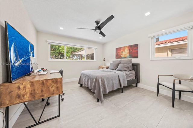 8451 Dundee Ter, Miami Lakes, FL 33016