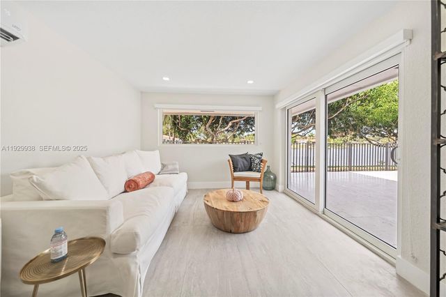 8451 Dundee Ter, Miami Lakes, FL 33016