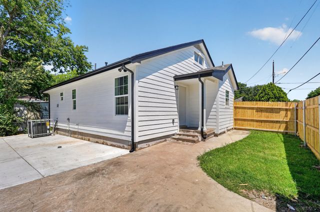 4002 Falls Drive, Dallas, TX 75211