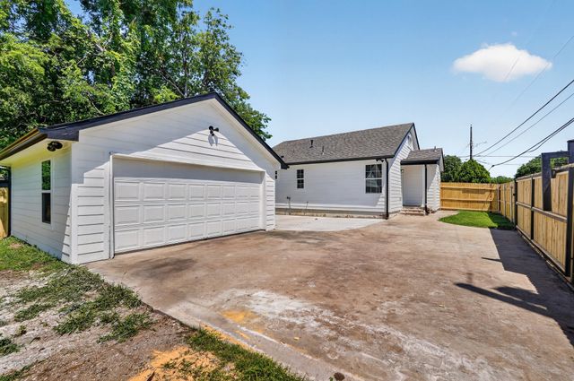 4002 Falls Drive, Dallas, TX 75211