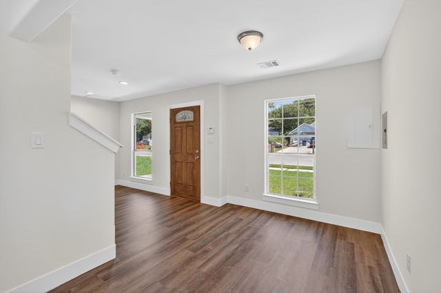 4002 Falls Drive, Dallas, TX 75211