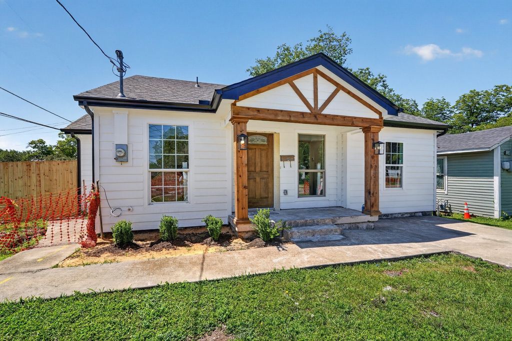 4002 Falls Drive, Dallas, TX 75211
