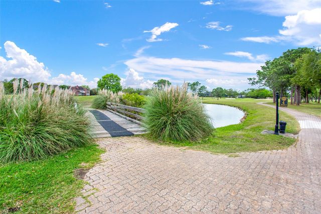 2207 Troon Drive, League City, TX 77573