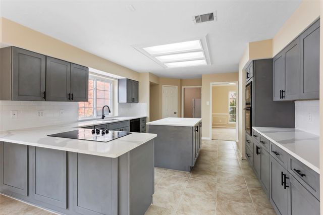 2207 Troon Drive, League City, TX 77573