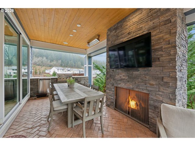 11398 Se CHEERFUL Way, Happy Valley, OR 97086