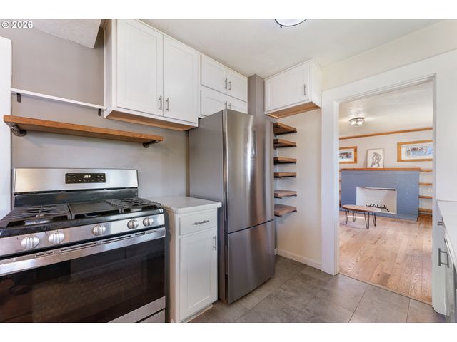 7834 N WABASH Ave, Portland, OR 97217