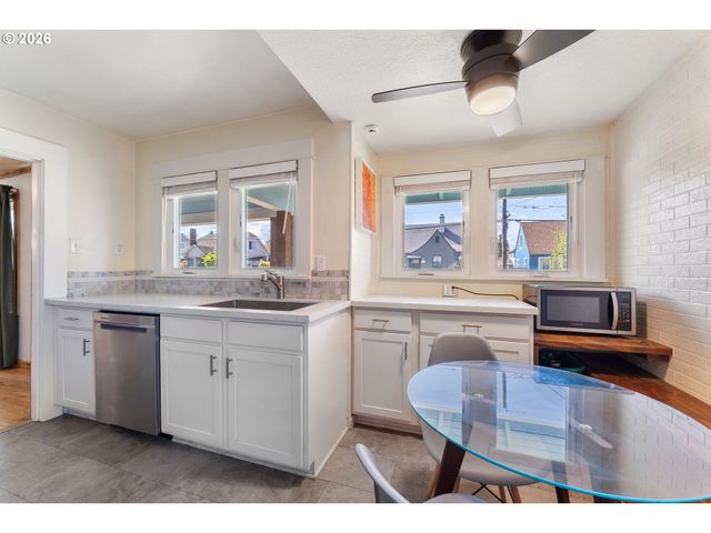 7834 N WABASH Ave, Portland, OR 97217